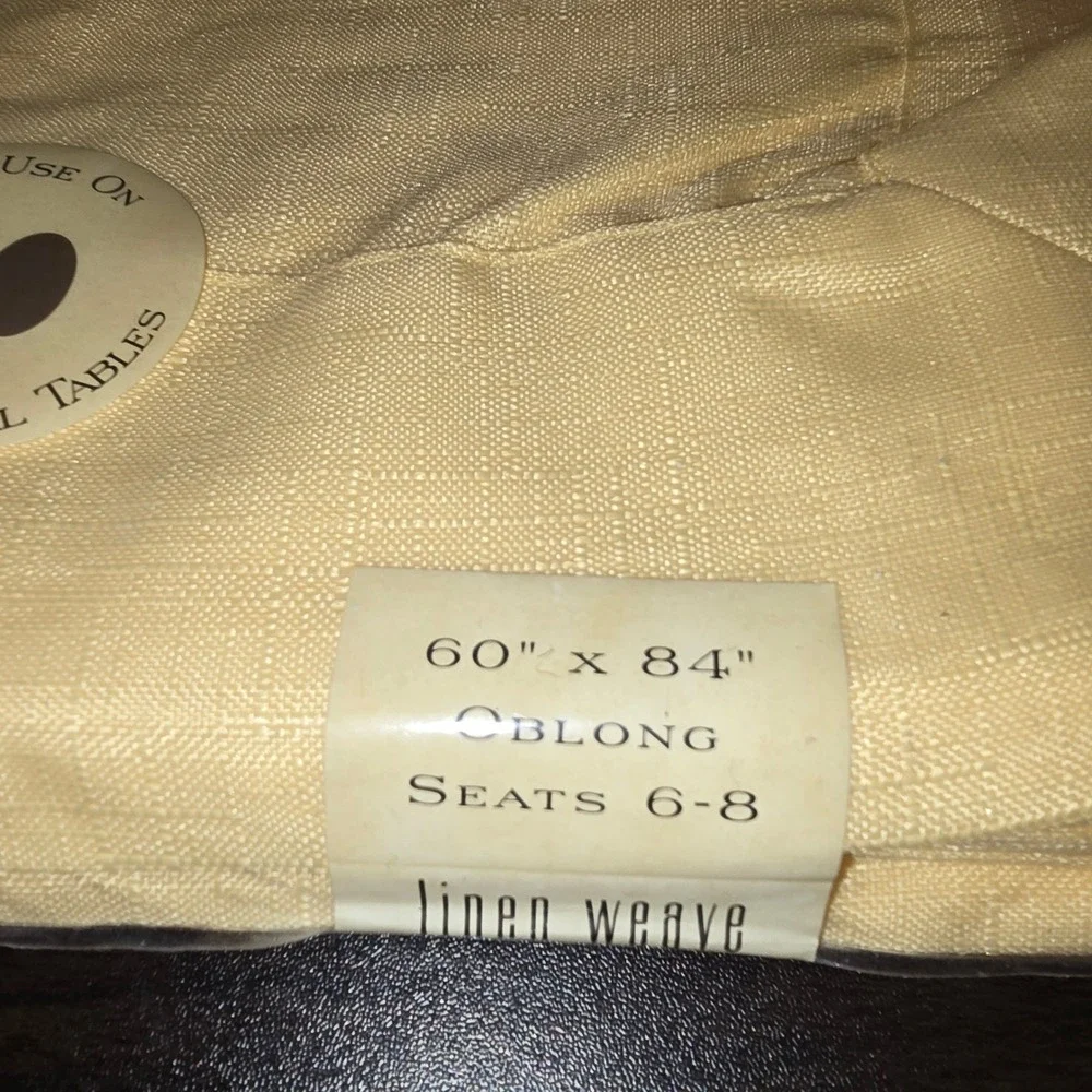 Linen Weave Tablecloth 4 Napkins Set Oblong 60x84 Yellow classic Mitered design